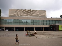 Riga-Dailes-Theater-Stana-20100707_001