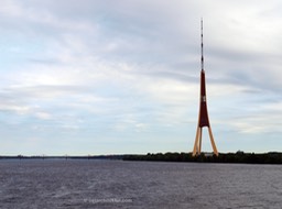 Riga-Fernsehturm-Nikurdze-Sergijevsky-20100708_002