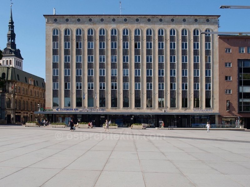 Tallinn_Bank_Cafe_Lohk_20100705_001