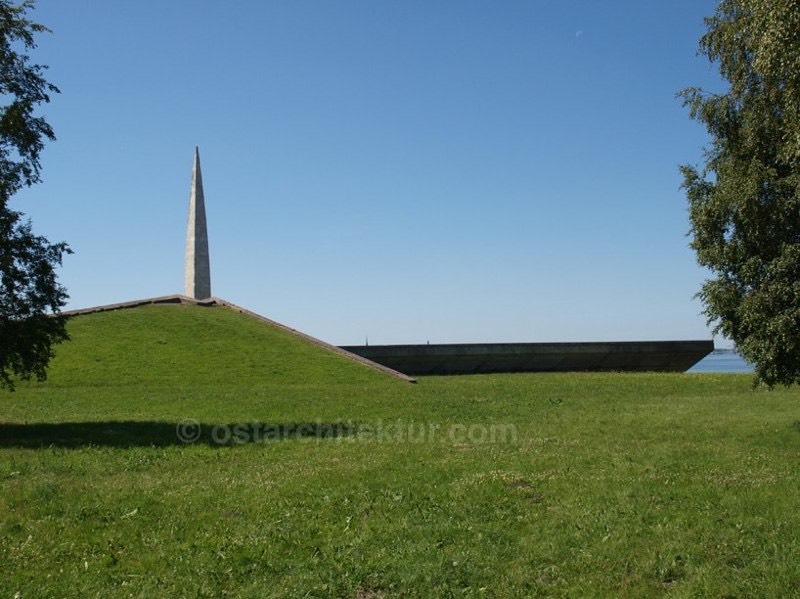 Tallinn_Maarjamae_memorial_Murdmaa_Varik_20100705_019