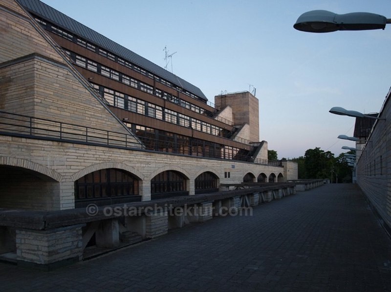 Tallinn_National_Bibliothek_Karp_20100705_010