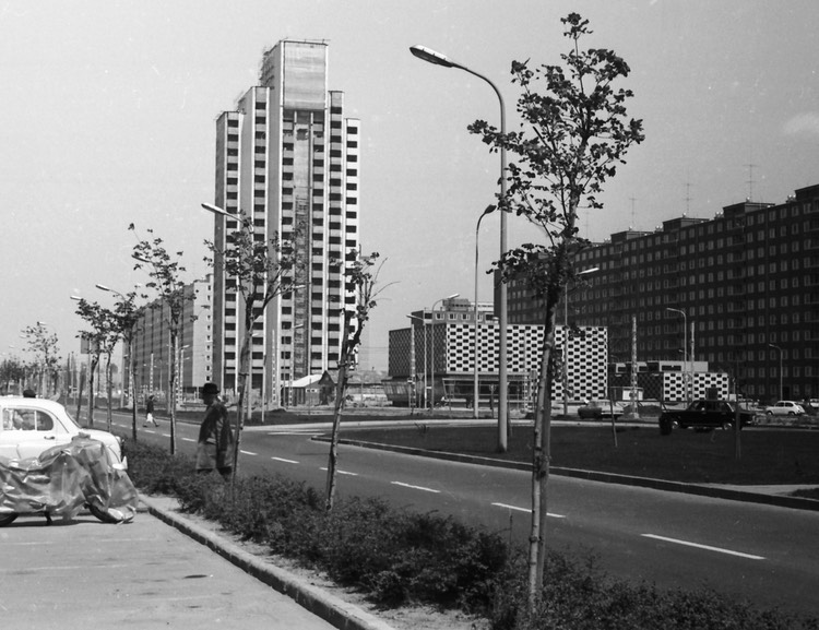 Újpalota apartment tower (1976)_Fortepan